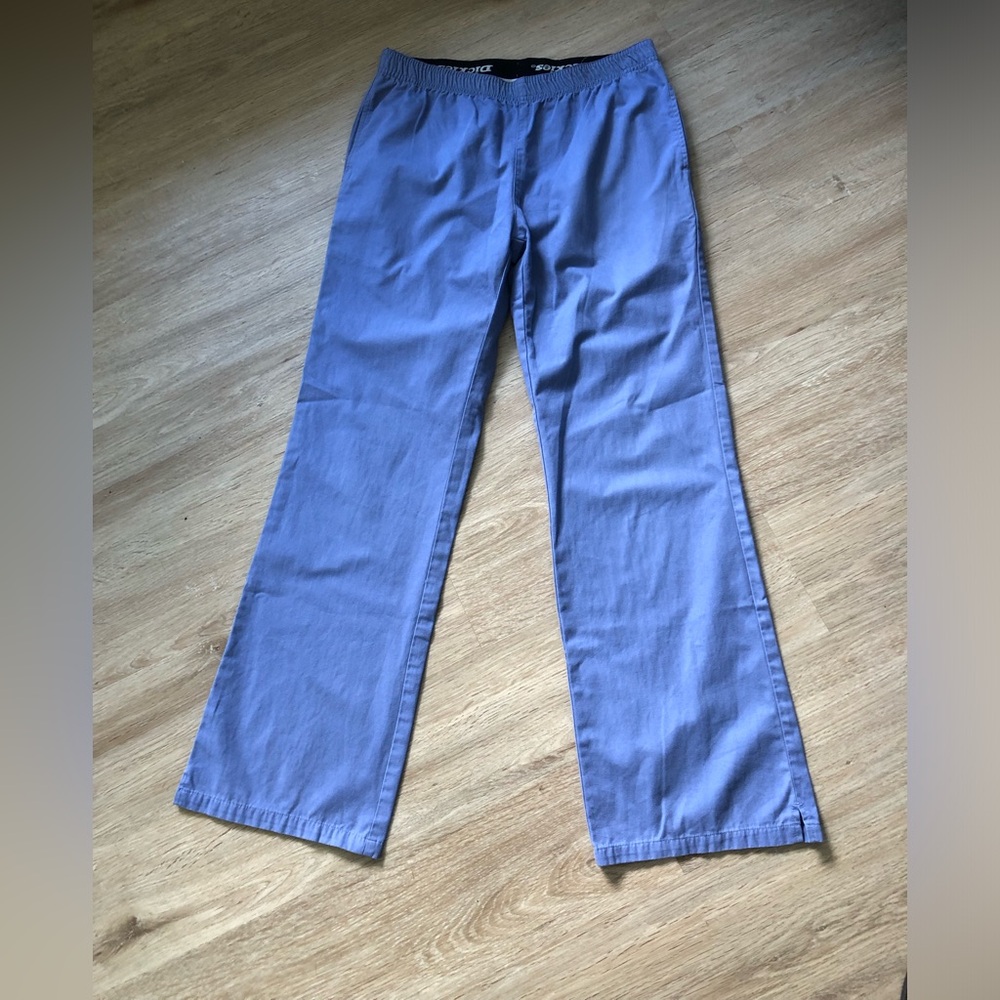 Dickies light blue lightweight scrubs